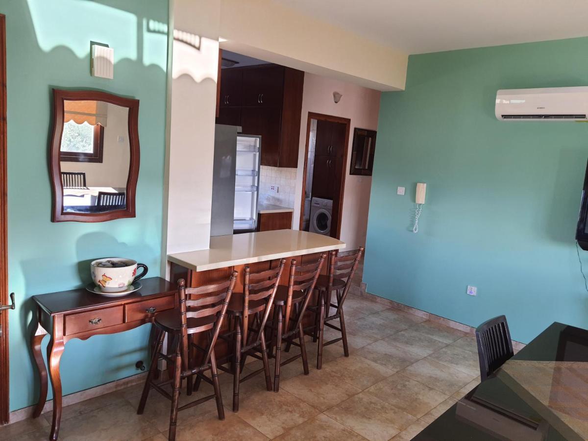 Joanna Sunset Apts Pomos Exterior foto